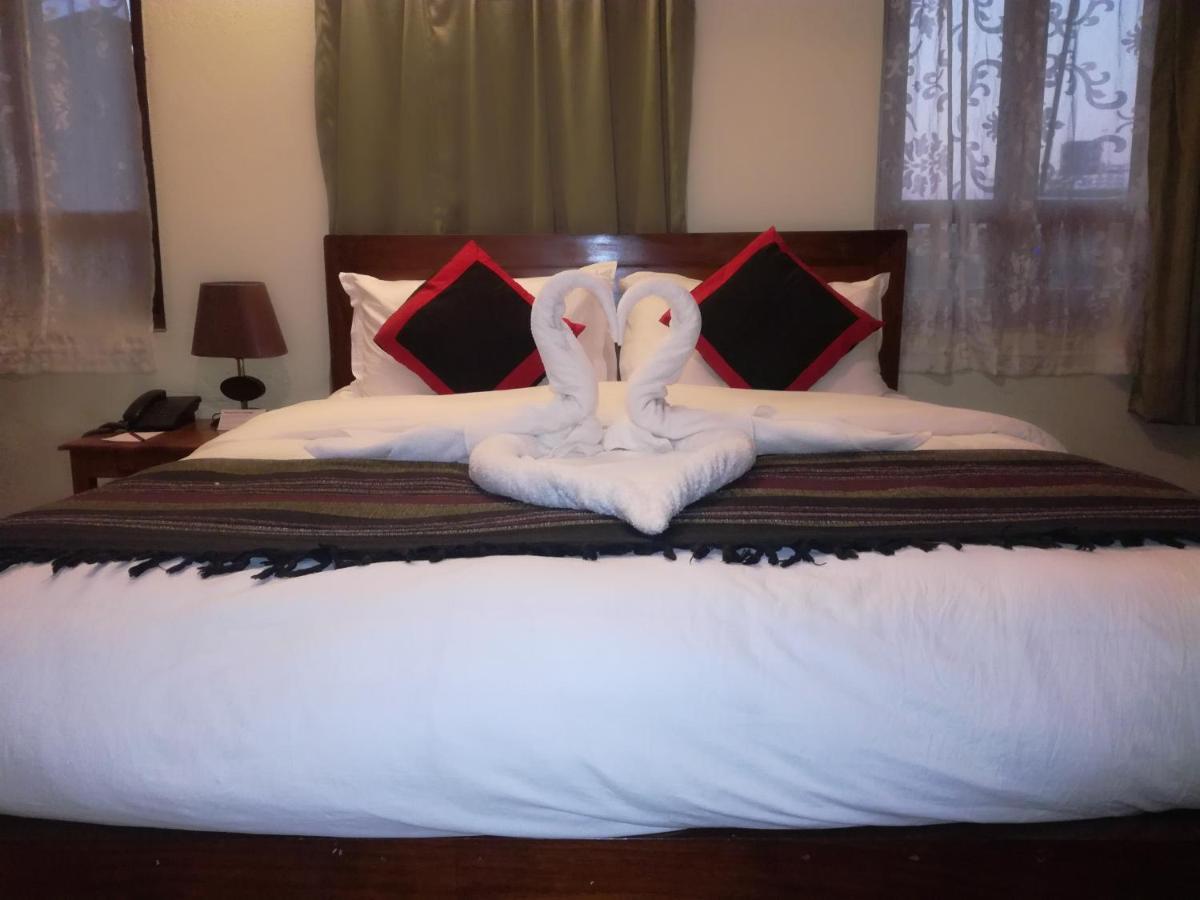 Khwapa Chhen Hotel Bhatgoan Exterior photo